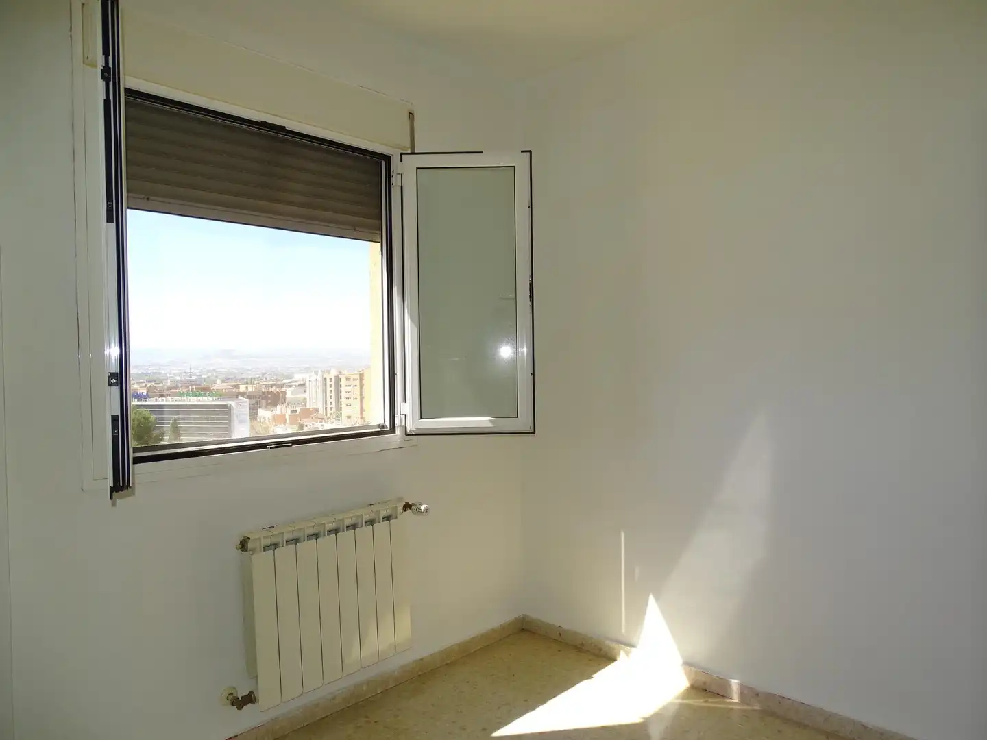 Habitación de Piso en venta en Granada con Aire acondicionado, Calefacción y Trastero