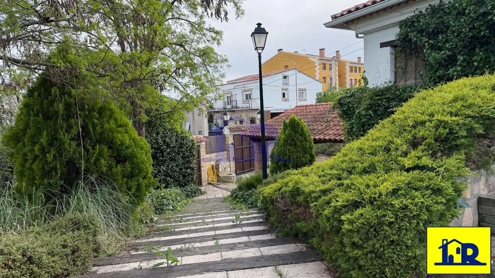 Vista exterior de Casa o xalet en venda en Villalba de la Sierra amb Calefacció, Traster i Piscina