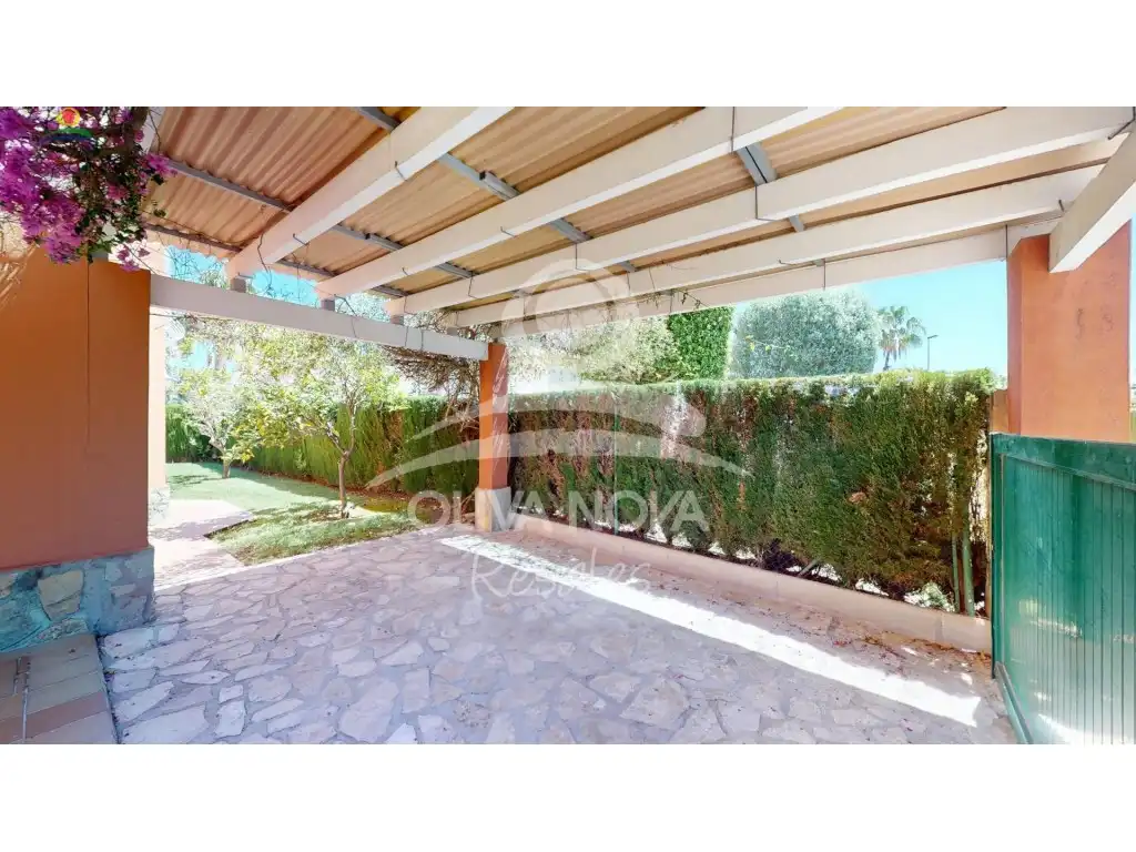 Jardí de Casa o xalet en venda en Oliva amb Jardí privat, Terrassa i Piscina