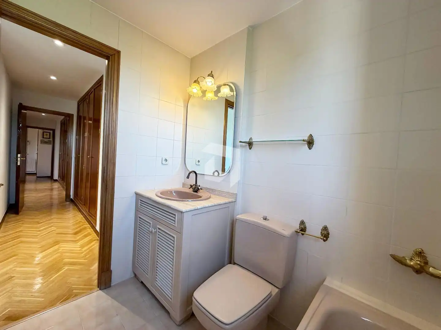 Badezimmer von Wohnung zur Miete in Pozuelo de Alarcón mit Heizung, Parkett und Terrasse