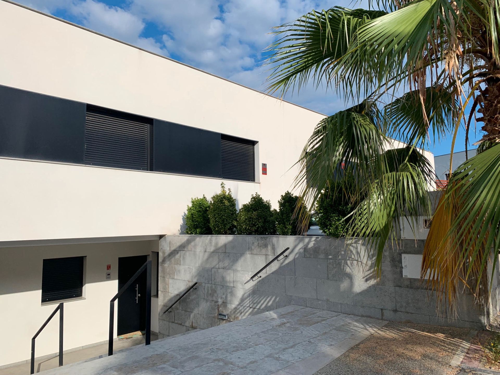 Vista exterior de Casa adosada en venda en El Catllar  amb Aire condicionat, Calefacció i Jardí privat