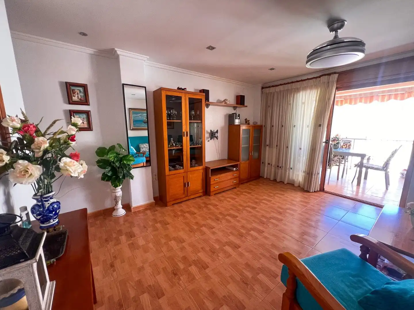 Sala de estar de Apartamento en venta en Guardamar del Segura con Amueblado y Balcón
