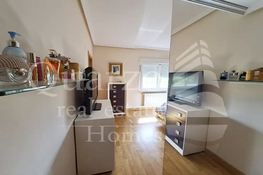 Habitación de Casa adosada en venta en Plasencia con Calefacción, Terraza y Balcón