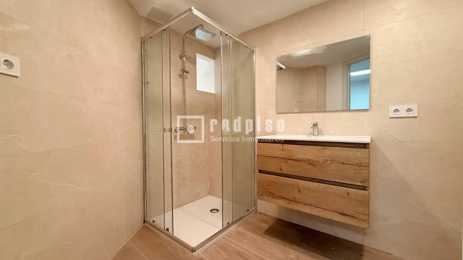 Baño de Piso en venta en Málaga con Calefacción y Terraza