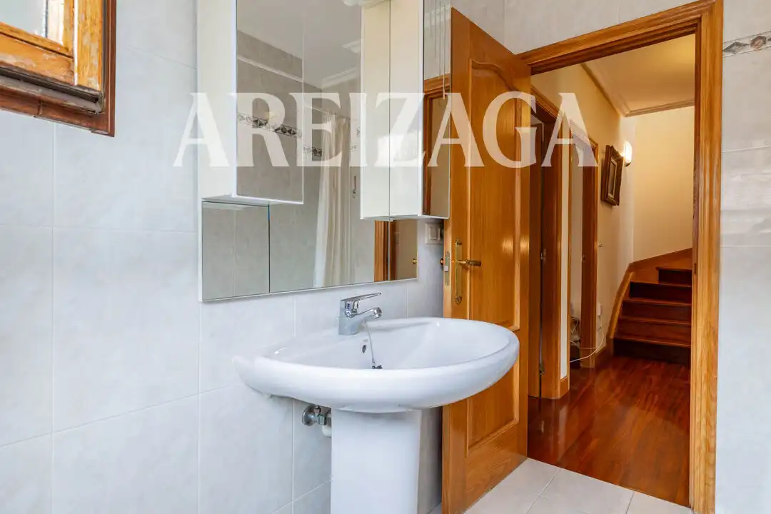 Baño de Casa o chalet en venta en Donostia - San Sebastián  con Calefacción, Terraza y Trastero