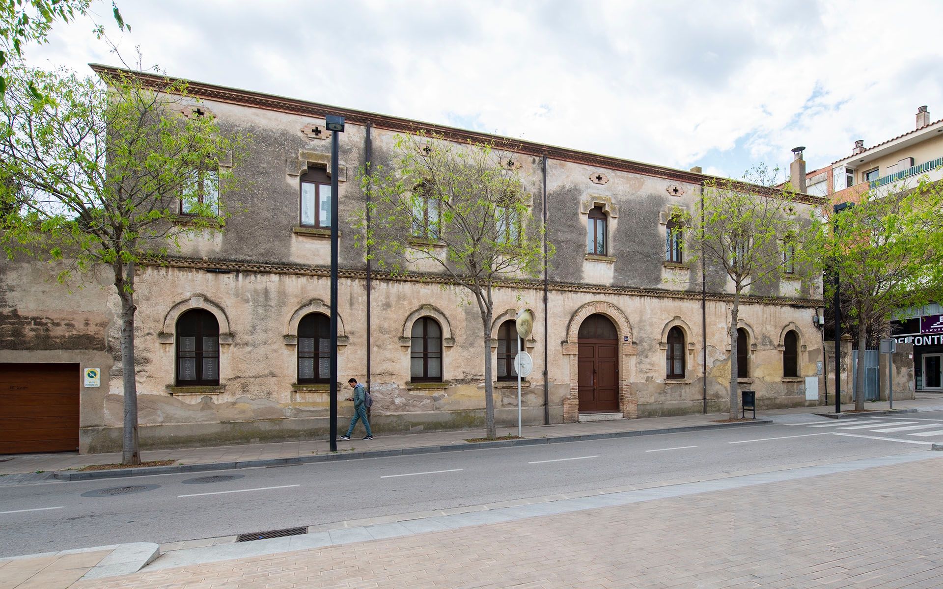Vista exterior de Casa o xalet en venda en Figueres amb Aire condicionat, Jardí privat i Terrassa