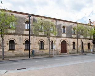 Vista exterior de Casa o xalet en venda en Figueres amb Aire condicionat, Jardí privat i Terrassa
