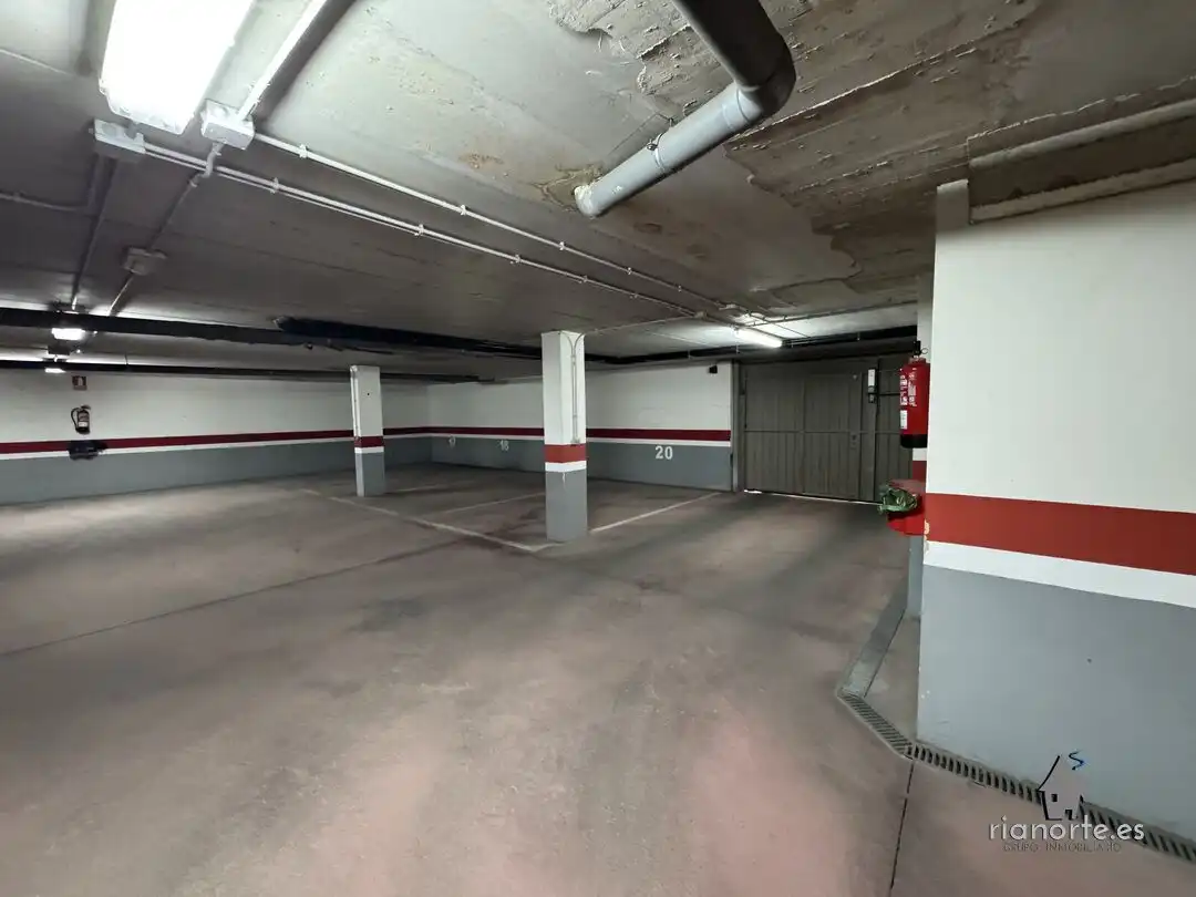 Parkplatz von Wohnung zum Verkauf in Ribadesella mit Heizung und Balkon