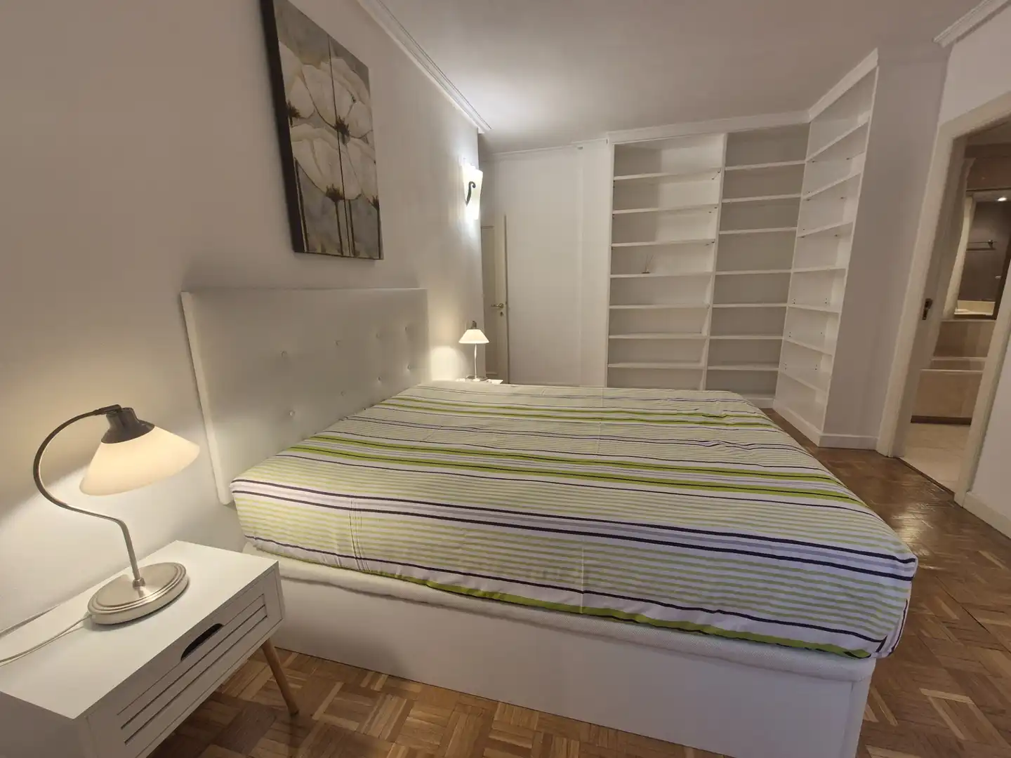 Schlafzimmer von Wohnung zur Miete in Madrid mit Klimaanlage, Heizung und Möbliert