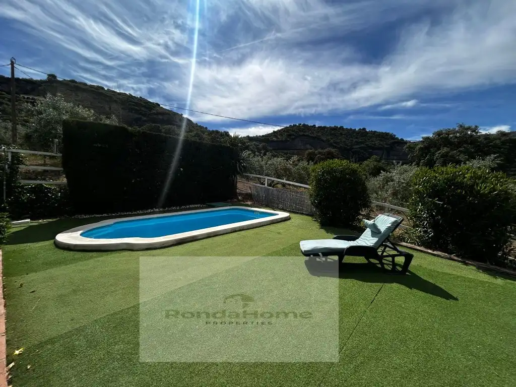 Piscina de Finca rústica en venda en Ronda amb Piscina