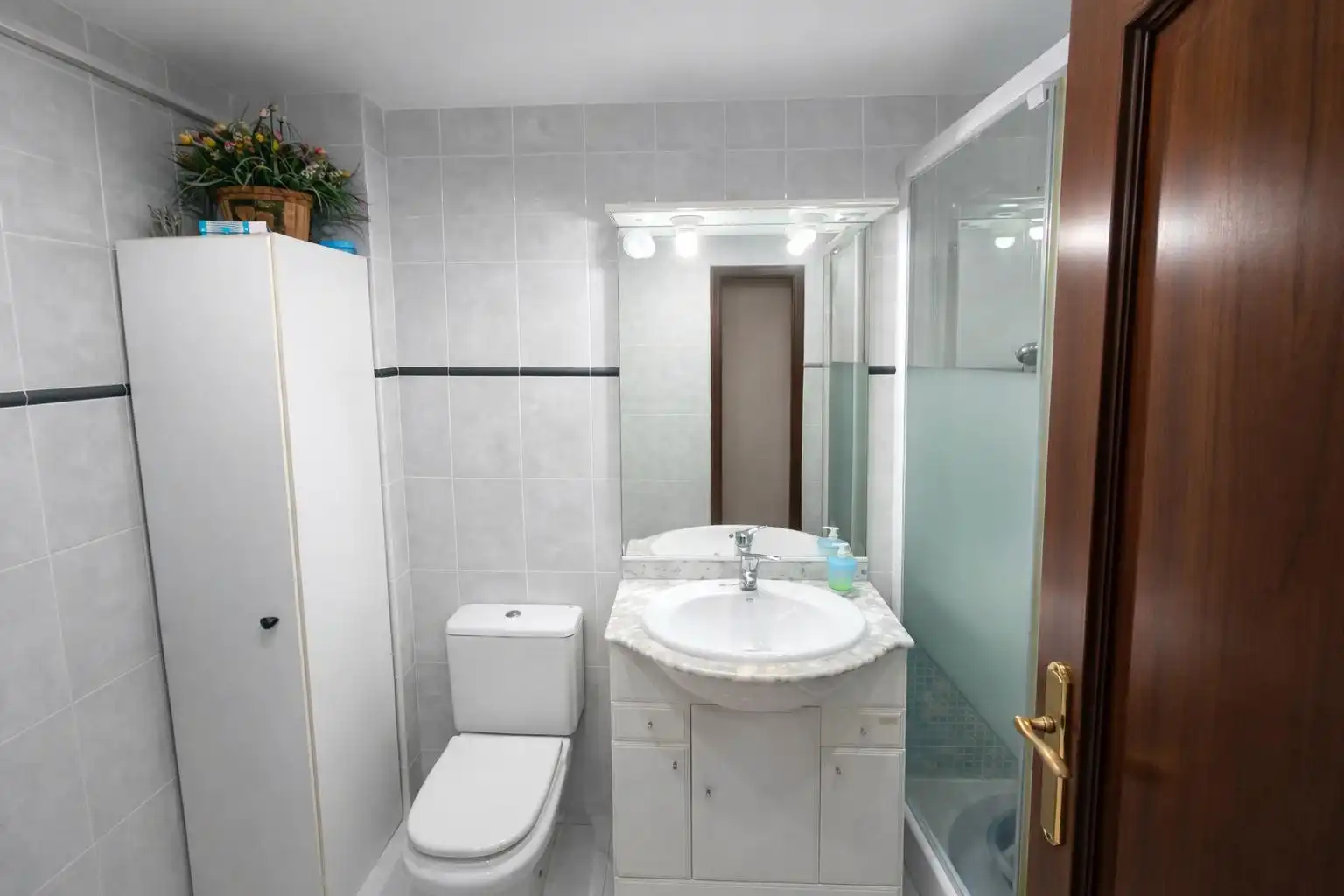 Baño de Piso en venta en Castellón de la Plana / Castelló de la Plana con Aire acondicionado, Calefacción y Trastero