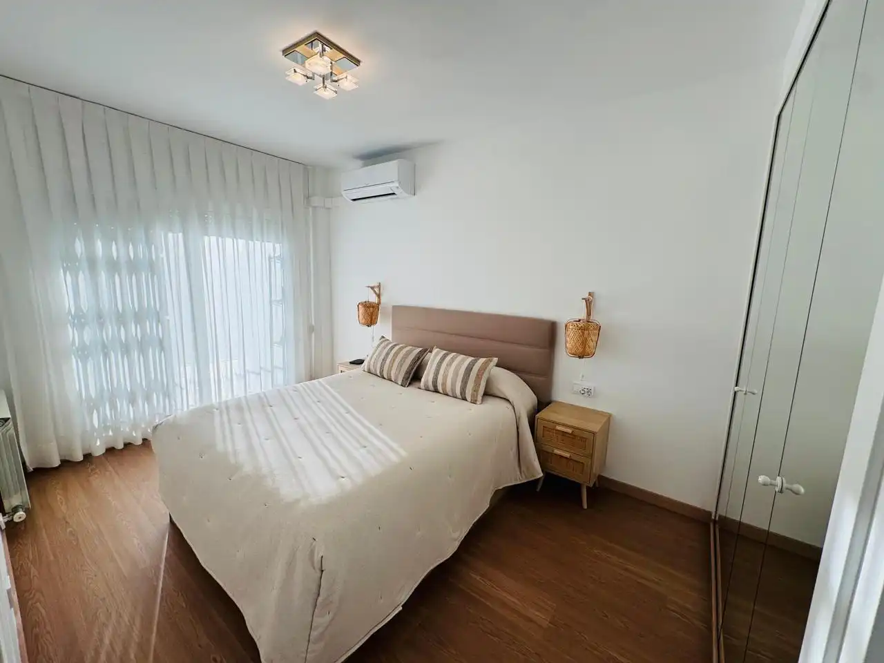 Habitación de Piso en venta en Sabadell con Aire acondicionado, Calefacción y Parquet