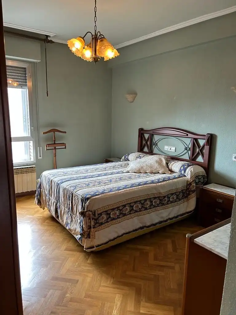 Habitación de Piso en venta en Vitoria - Gasteiz con Trastero y Balcón