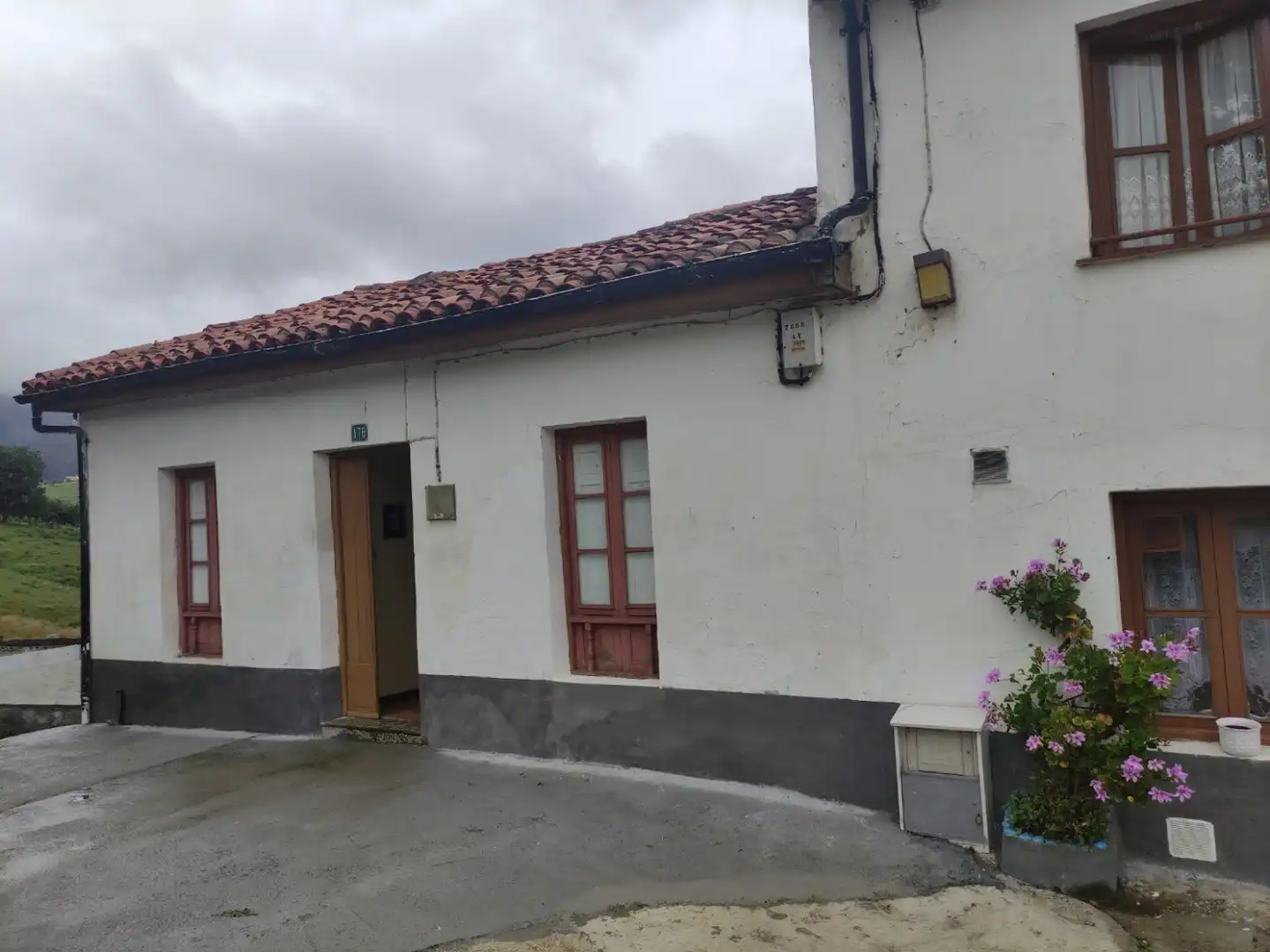 Exterior view of Detached homes for sale in Torrelavega 