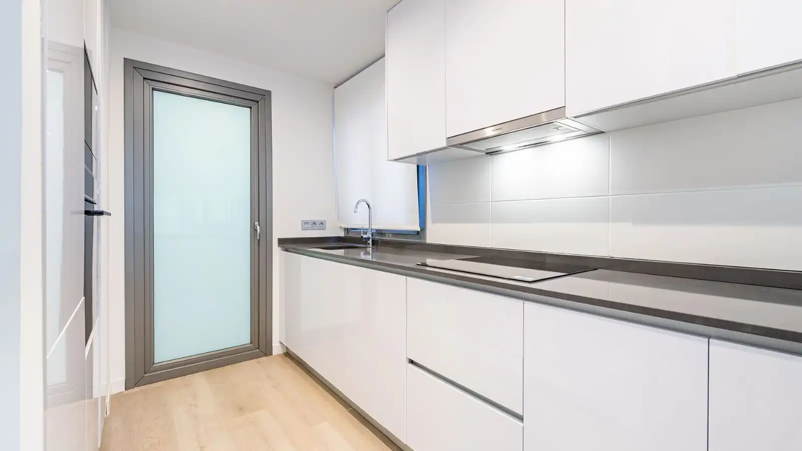 Cuina de Apartament en venda en Ses Salines amb Aire condicionat, Calefacció i Jardí privat
