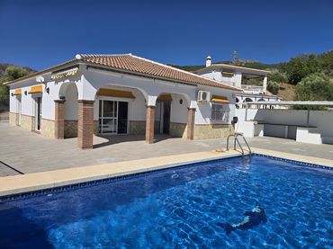 Haus mit Pool zum Verkauf in Alcaucín