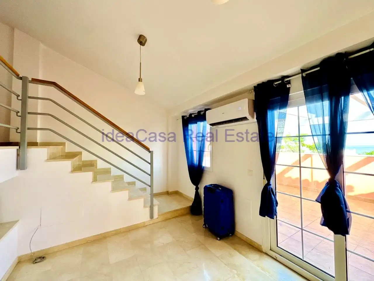 Haus oder Chalet zum Verkauf in Benalmádena mit Klimaanlage, Privatgarten und Terrasse