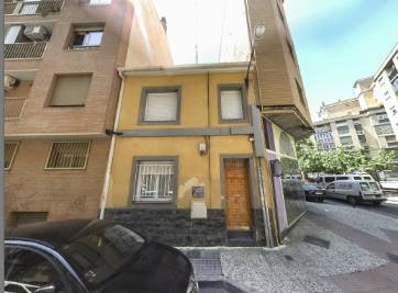 Casa adosada en Venta en CL Hilarion Eslava en Barrio de Delicias