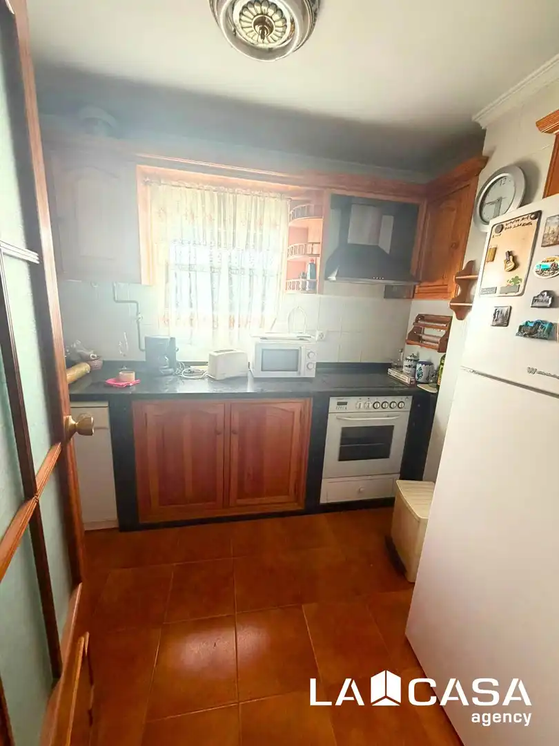 Cocina de Piso en venta en Dos Hermanas con Balcón