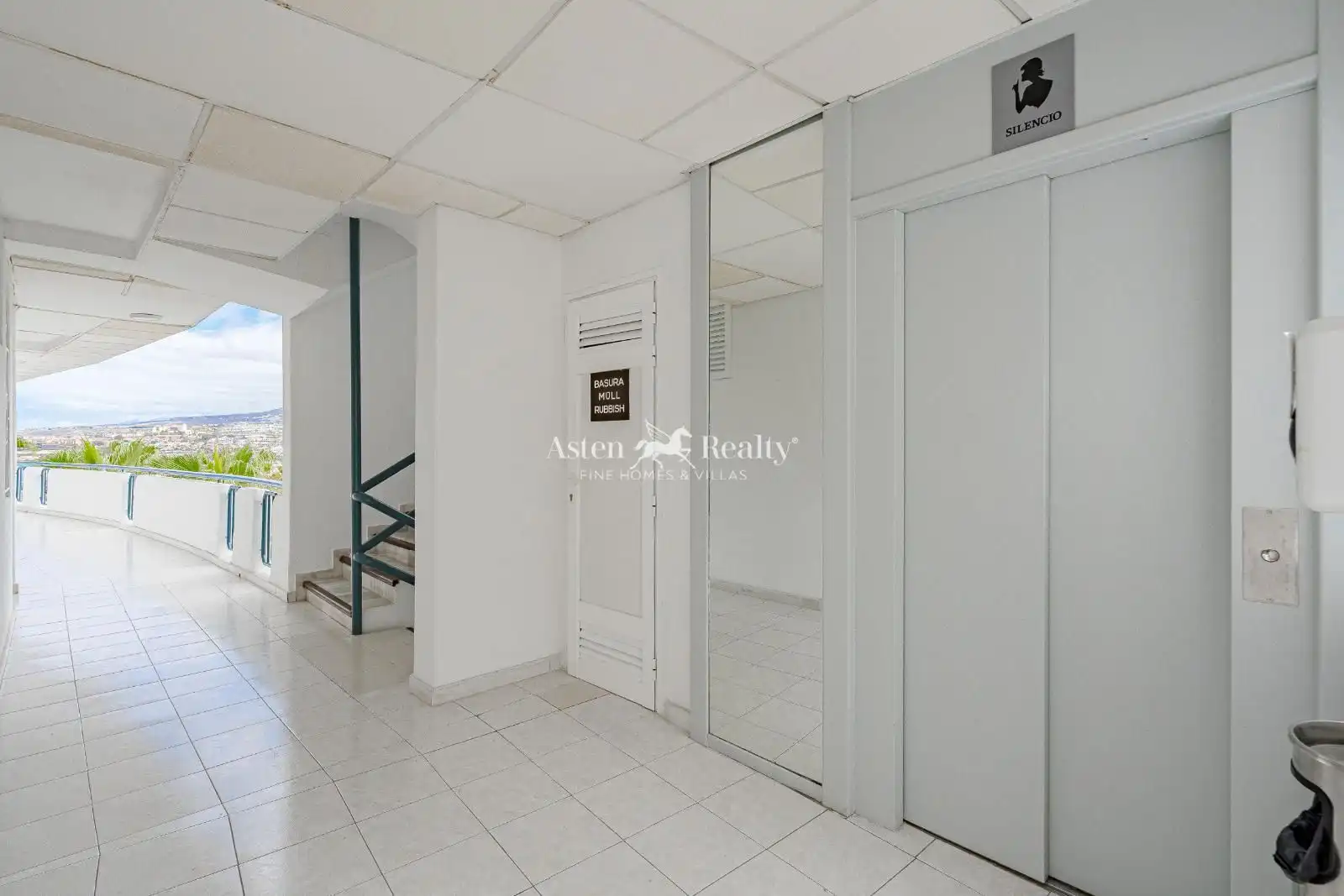 Apartamento en venta en Adeje con Aire acondicionado, Terraza y Piscina