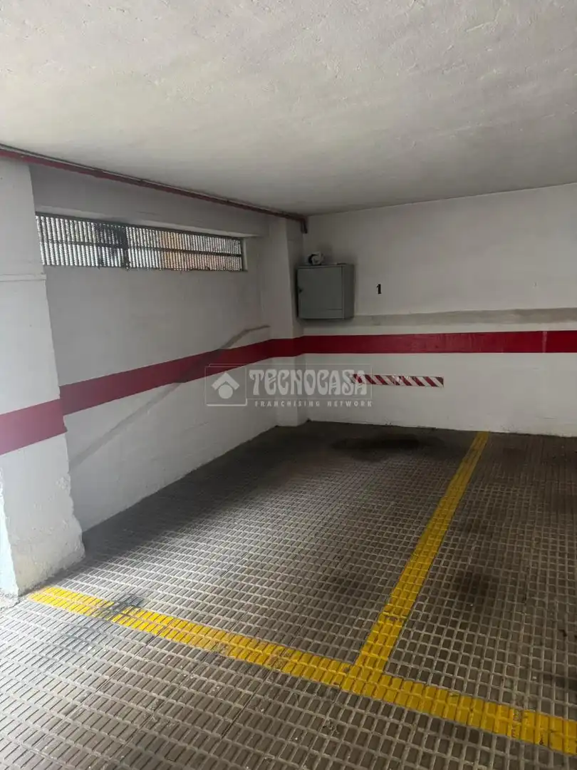 Einzelparkplatz mit Aufzug zum Verkauf in Calle Francisco Pizarro, imagen 2