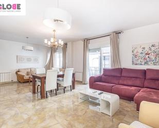 Living room of Flat for sale in  Granada Capital  with Air Conditioner and Terrace