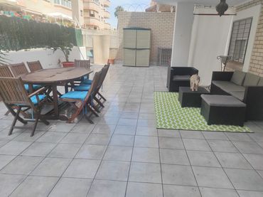 Appartamento con ascensore in vendita a Calle de Josep Riquer Llobet 8