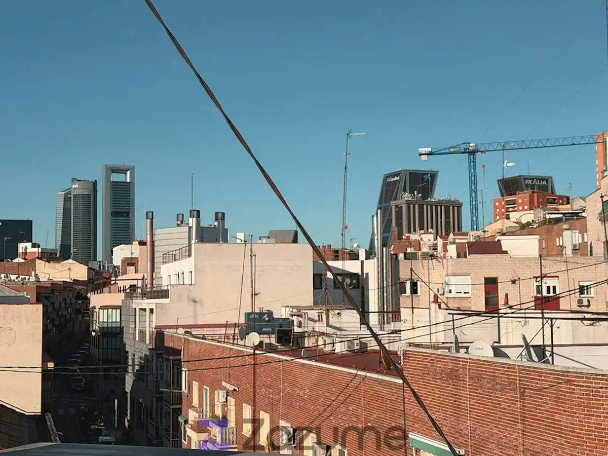 Außenansicht von Maisonette zur Miete in Madrid mit Klimaanlage, Heizung und Parkett