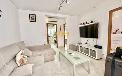Living room of Flat for sale in L'Hospitalet de Llobregat  with Air Conditioner and Balcony