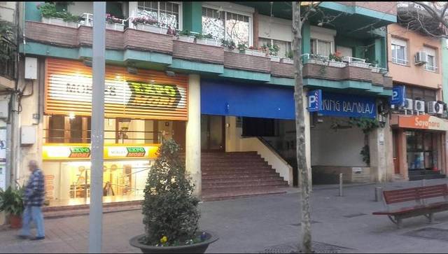 Garaje en Alquiler en C/ Joaquin Vayreda en Centre - Estació