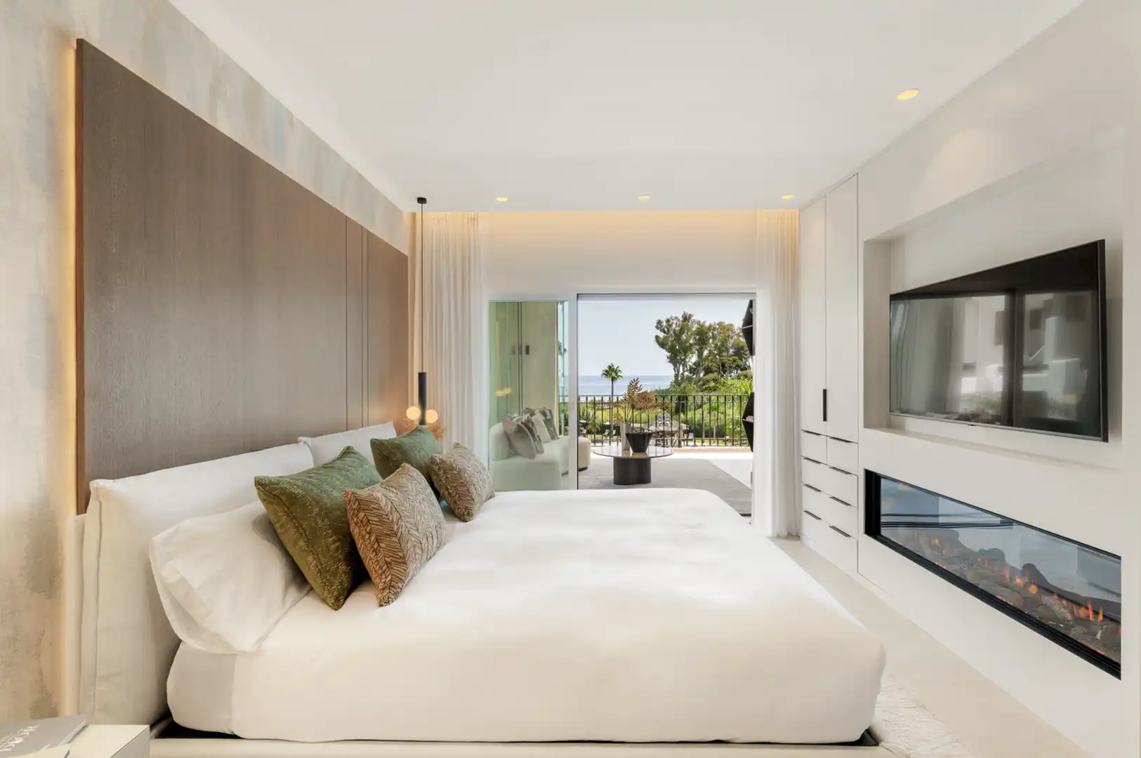 Habitación de Apartamento en venta en Estepona con Aire acondicionado, Terraza y Piscina
