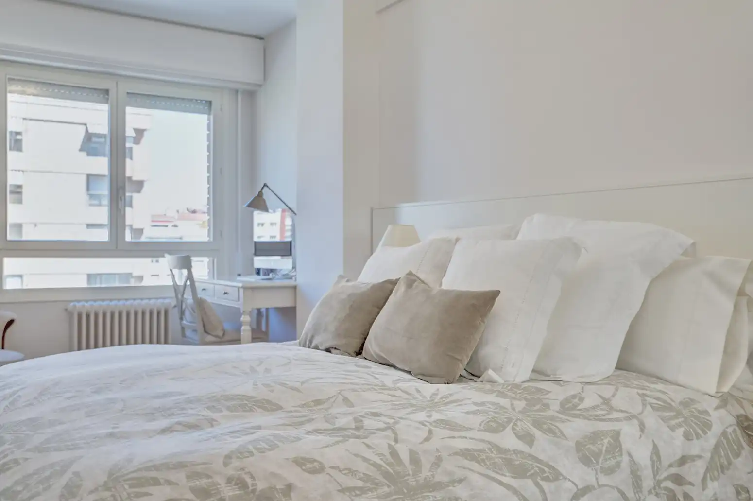 Bedroom of Flat for sale in  Pamplona / Iruña  with Air Conditioner, Heating and Parquet flooring