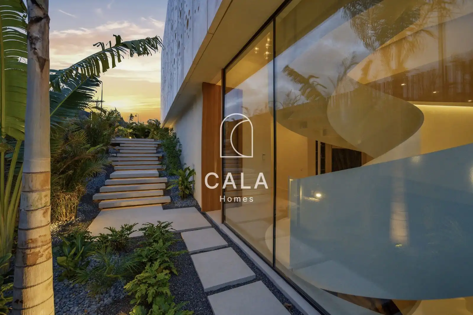 Vista exterior de Casa o xalet en venda en Guía de Isora amb Aire condicionat, Calefacció i Terrassa
