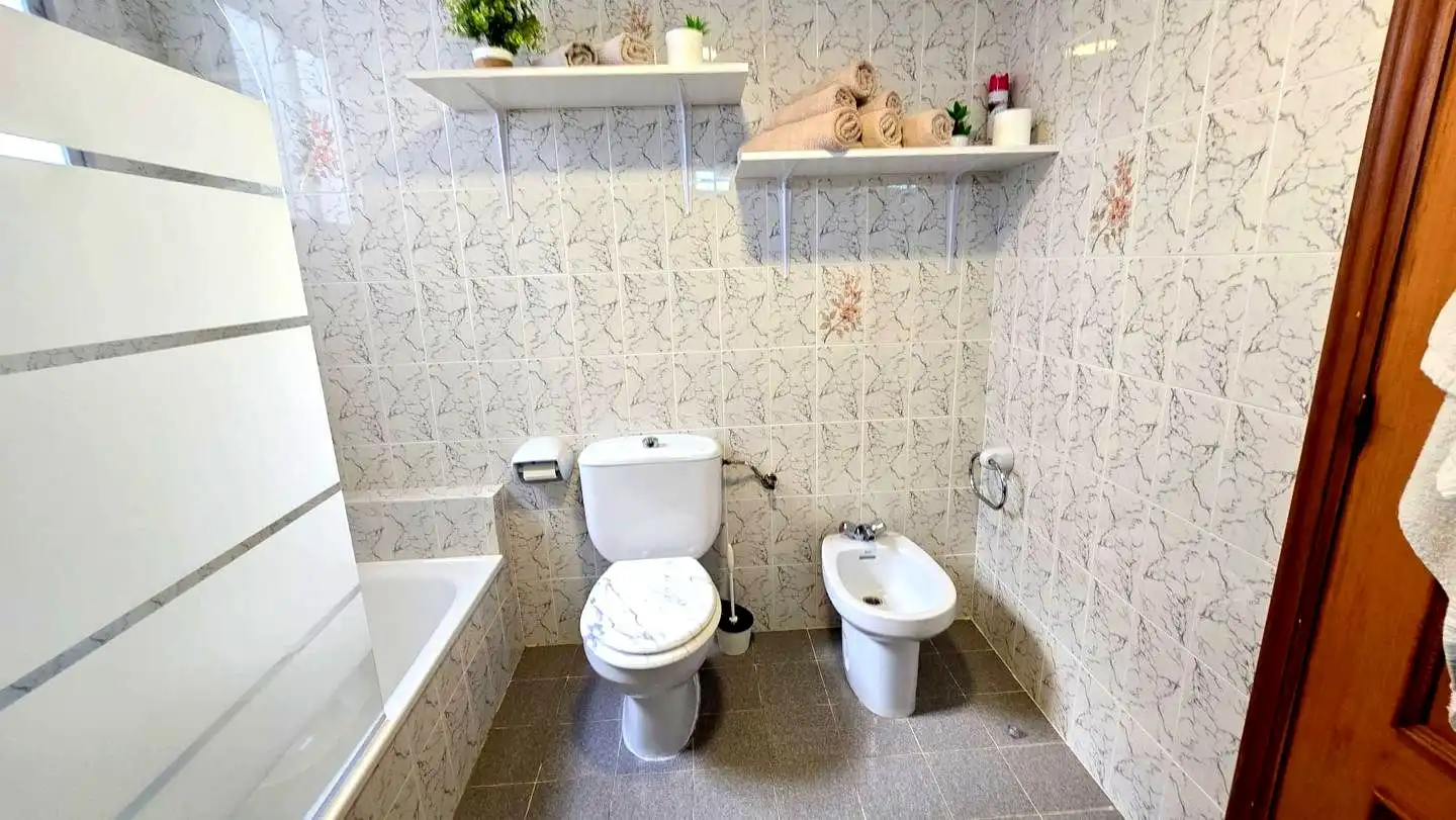 Bathroom of Flat for rent in Gandia