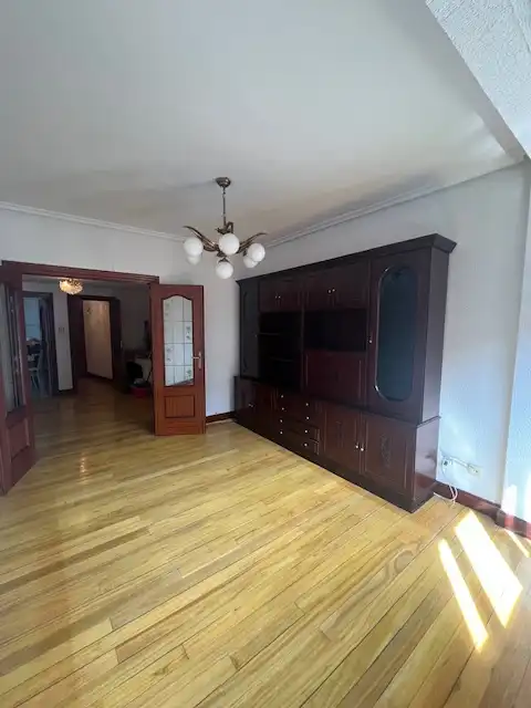 Sala de estar de Piso en venta en Santurtzi  con Balcón