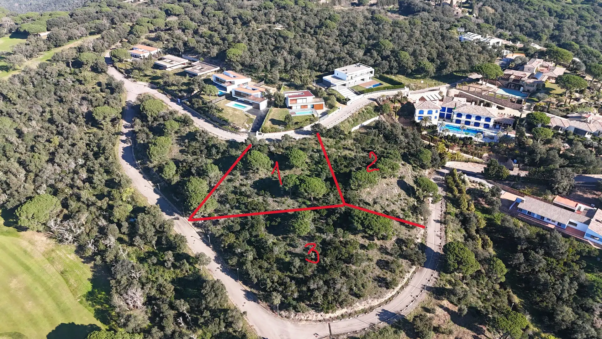 Terreny residencial en venda a Carrer Castell d'Aro 17