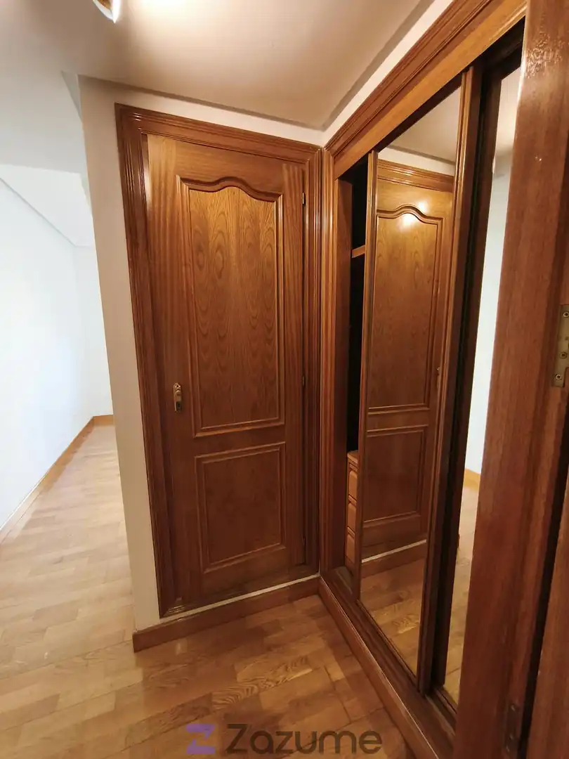 Schlafzimmer von Wohnungen zur Miete in Madrid mit Klimaanlage, Heizung und Privatgarten