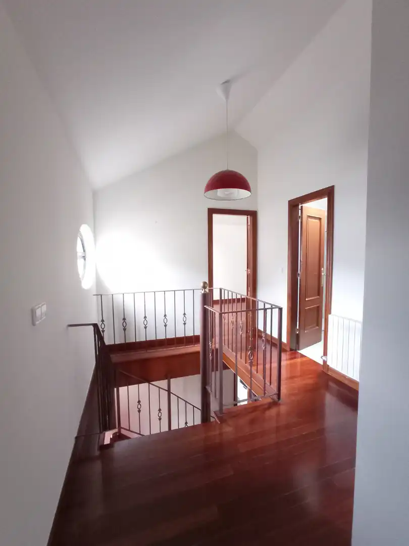 Maisonette zum Verkauf in Pontevedra Capital  mit Heizung, Parkett und Terrasse