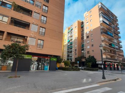 Vista exterior de Pis en venda en  Valencia Capital amb Aire condicionat i Balcó