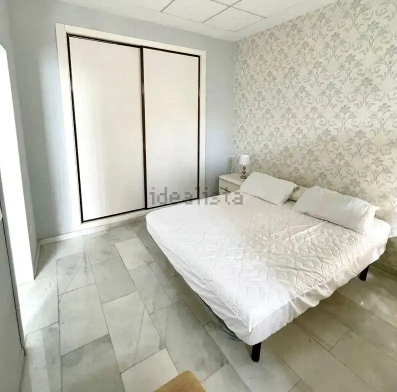Habitación de Planta baja de alquiler en Sevilla con Aire acondicionado y Amueblado