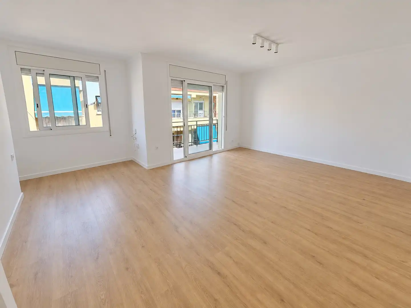 Piso con terraza en venta en Carrer de González, imagen 2