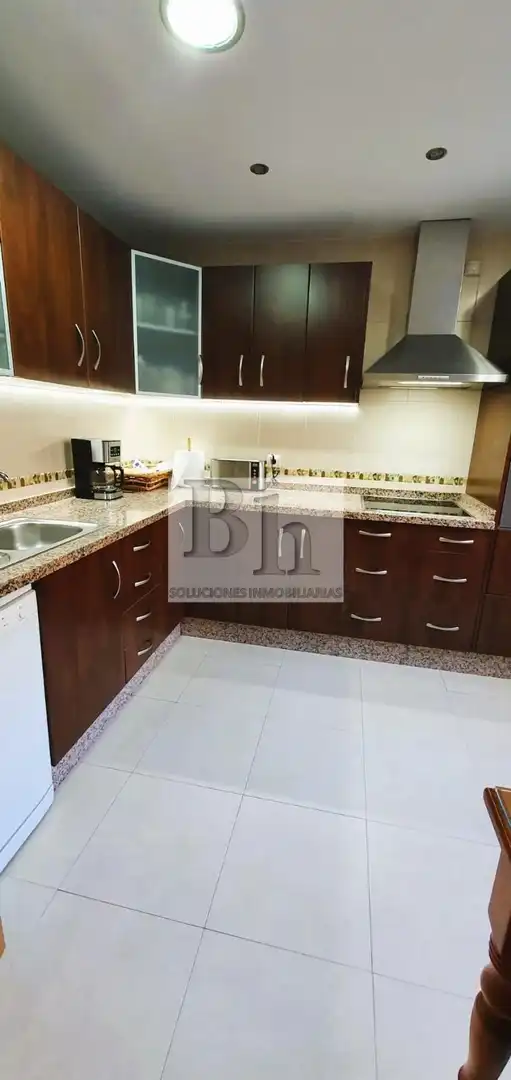 Cocina de Casa adosada en venta en Alhaurín de la Torre con Aire acondicionado, Calefacción y Jardín privado