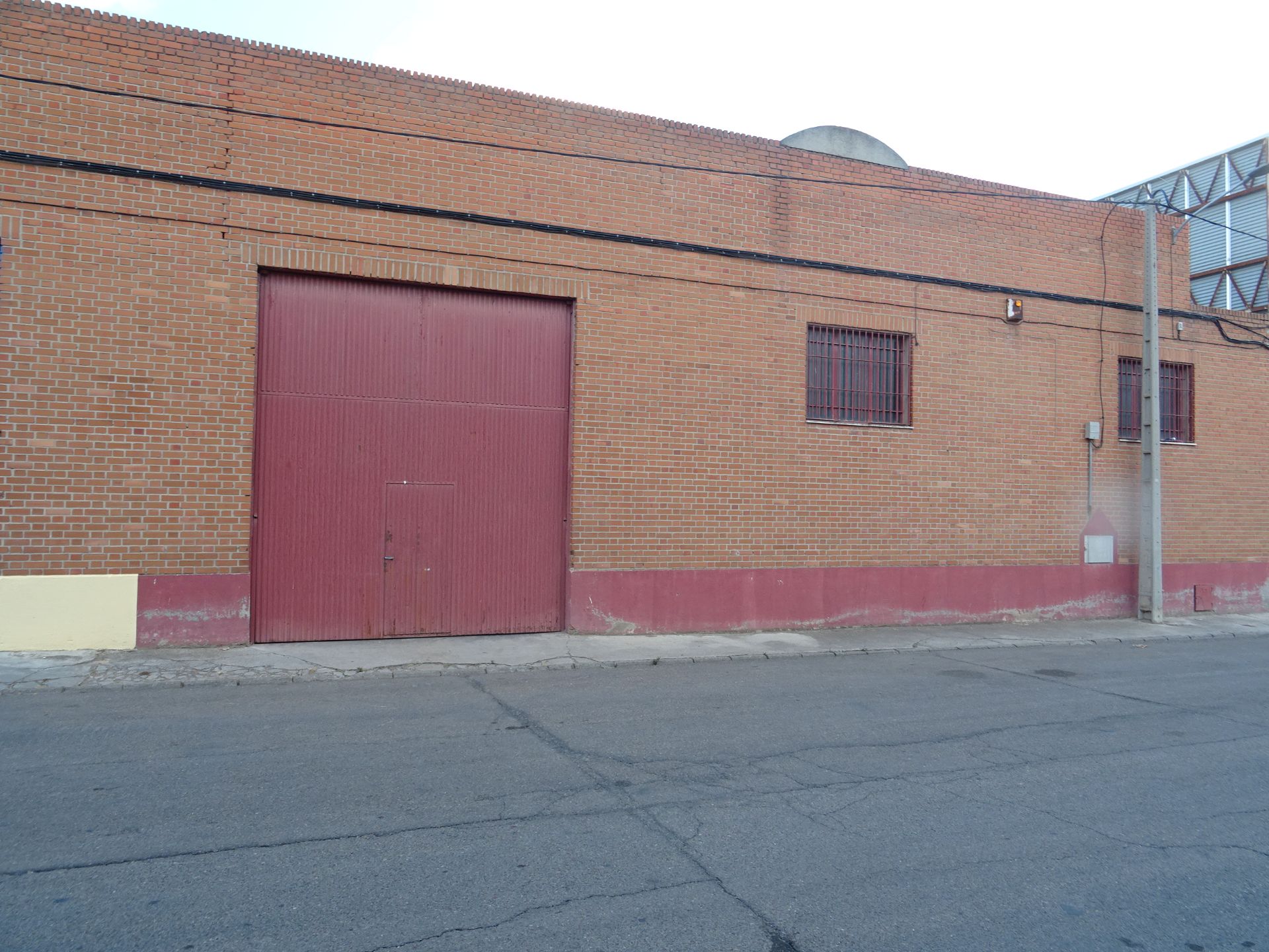 Vista exterior de Nave industrial de alquiler en Illescas