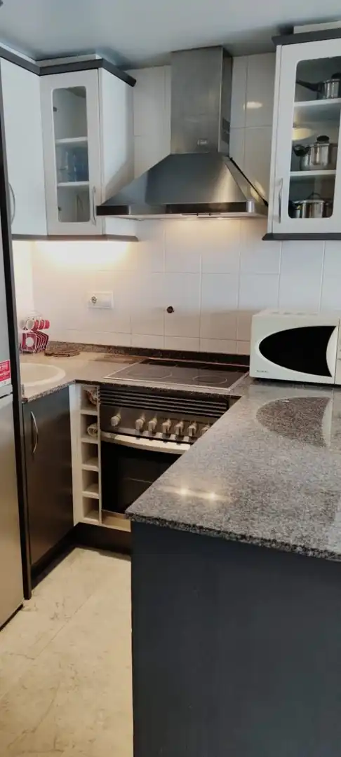 Cuina de Pis de lloguer en Valencia amb Aire condicionat, Parquet i Terrassa