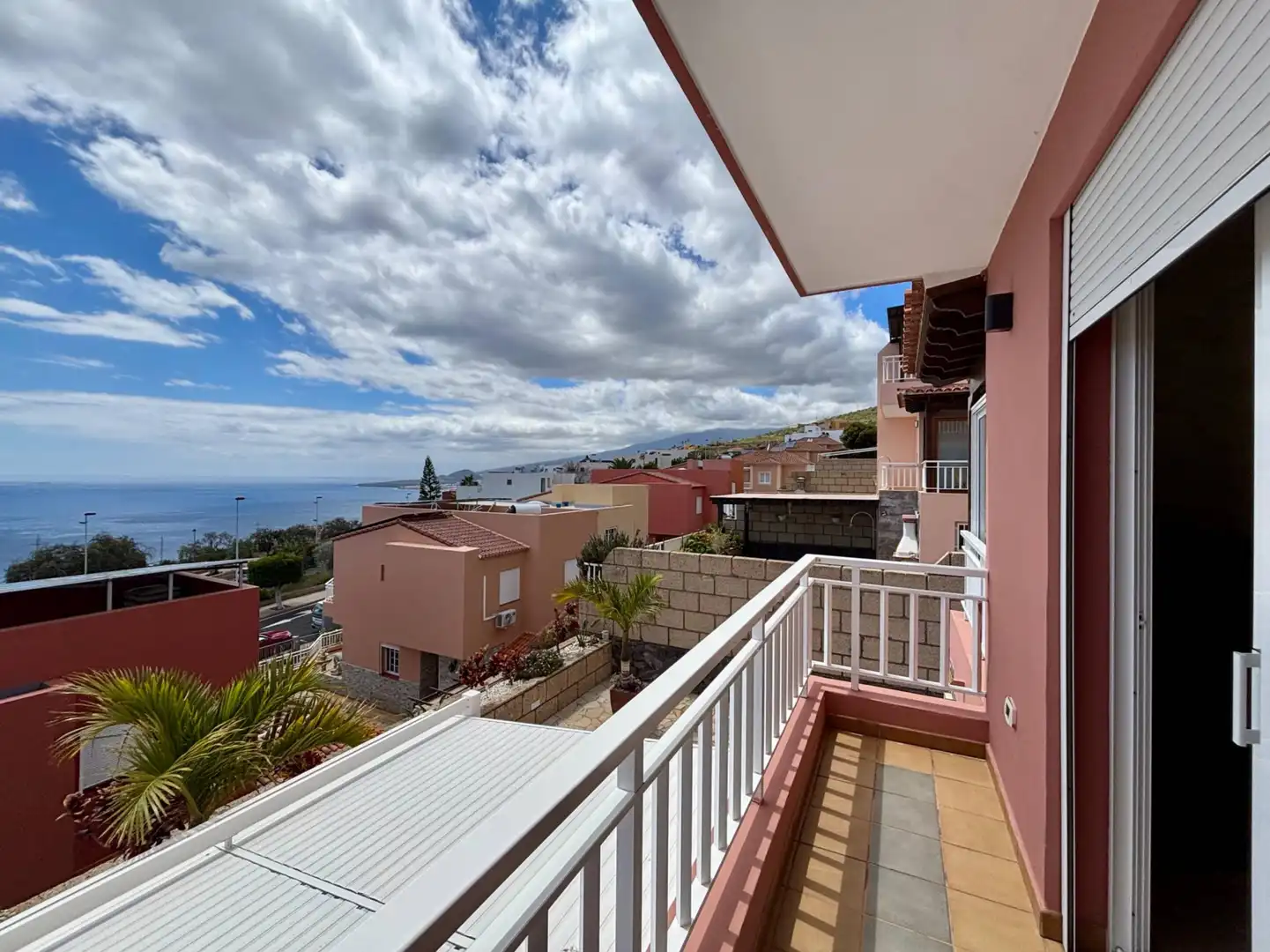 Vista exterior de Casa adosada en venta en Candelaria con Aire acondicionado, Terraza y Piscina