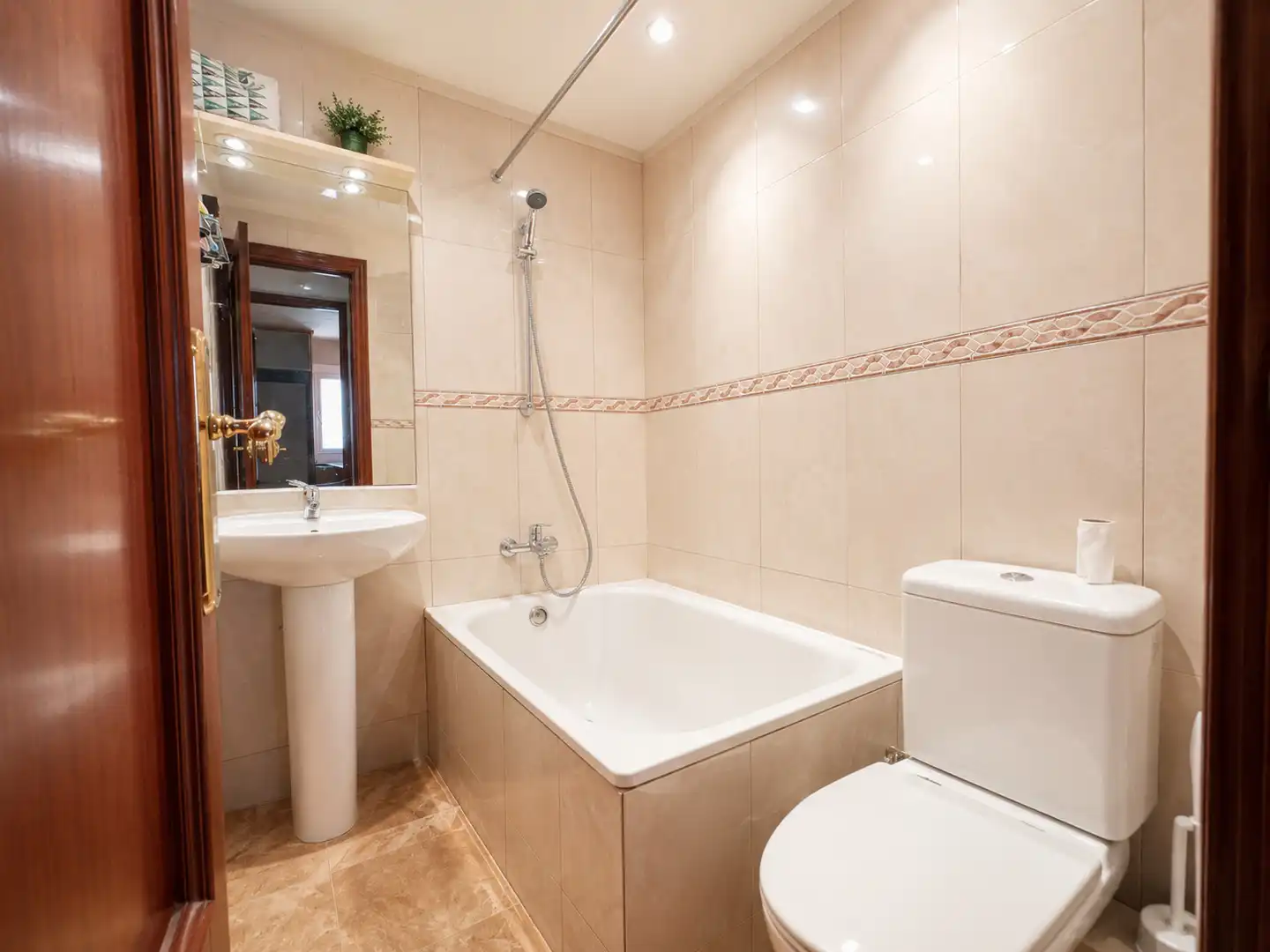 Baño de Piso en venta en Sabadell con Aire acondicionado