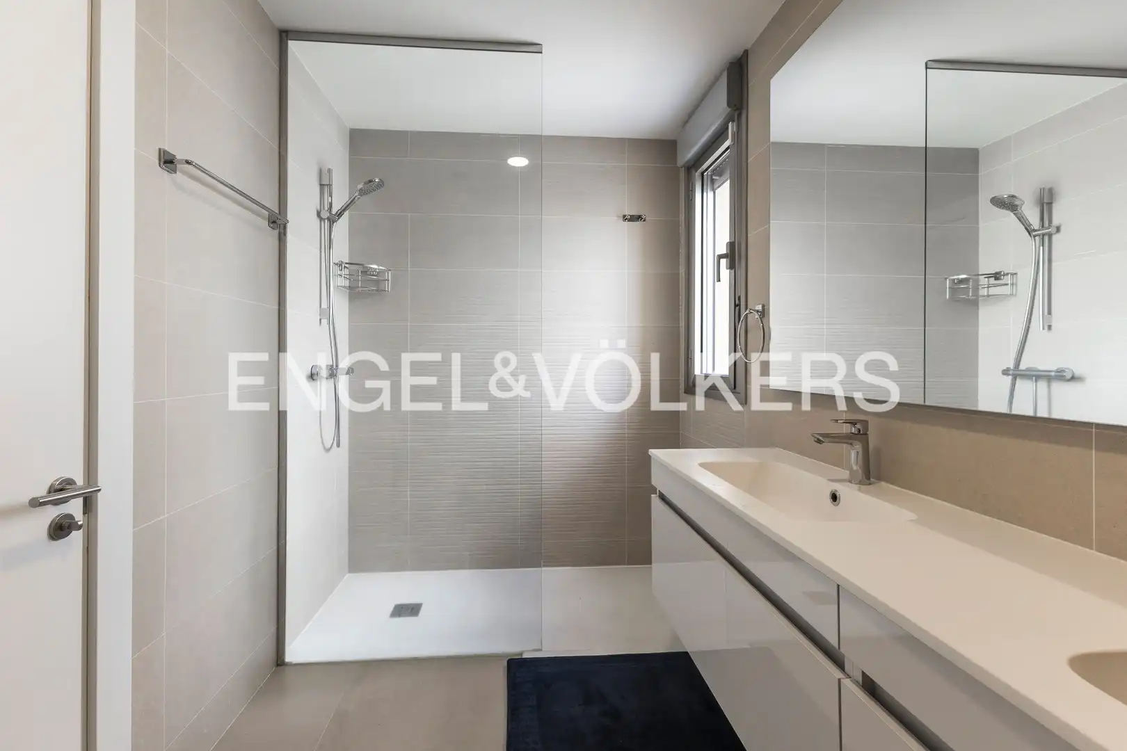 Baño de Ático en venta en Madrid con Aire acondicionado, Calefacción y Terraza