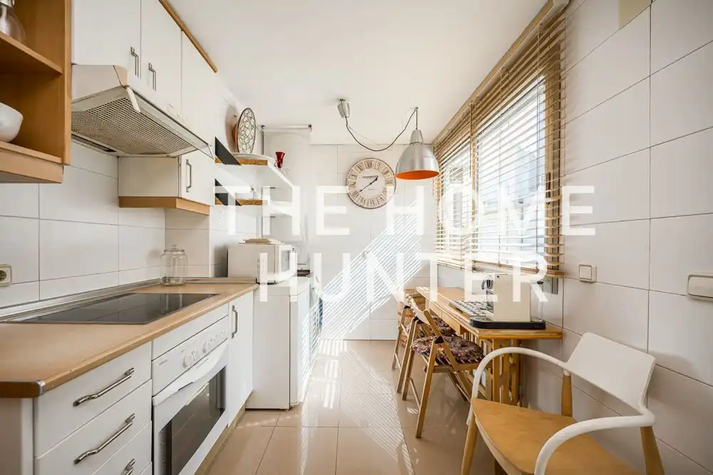 Cocina de Piso de alquiler en Madrid con Aire acondicionado, Calefacción y Jardín privado