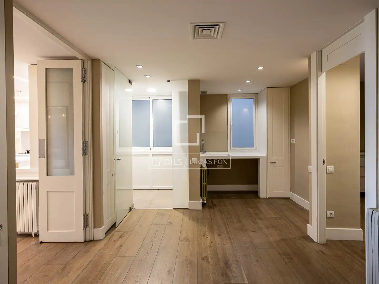 Wohnung zum Verkauf in Barcelona mit Klimaanlage, Heizung und Parkett