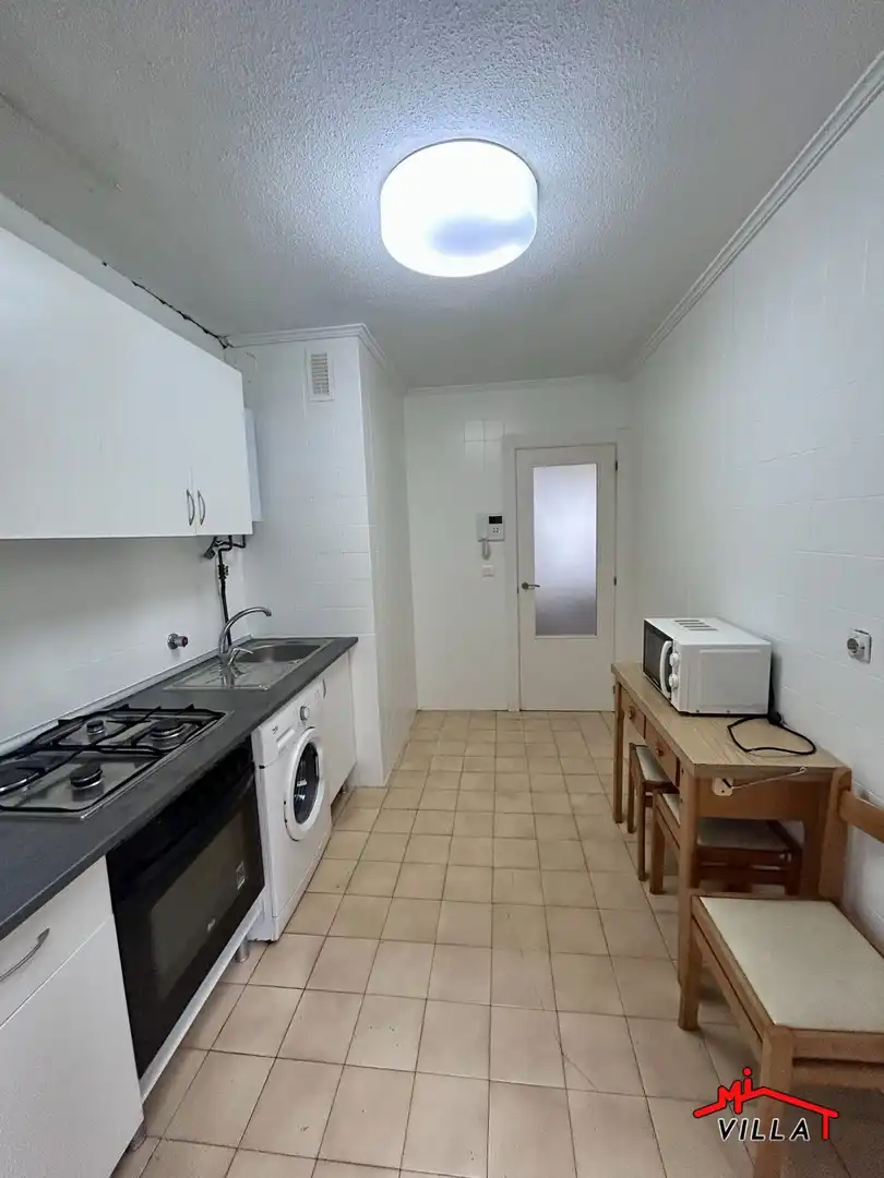 Cocina de Piso en venta en Laredo con Terraza